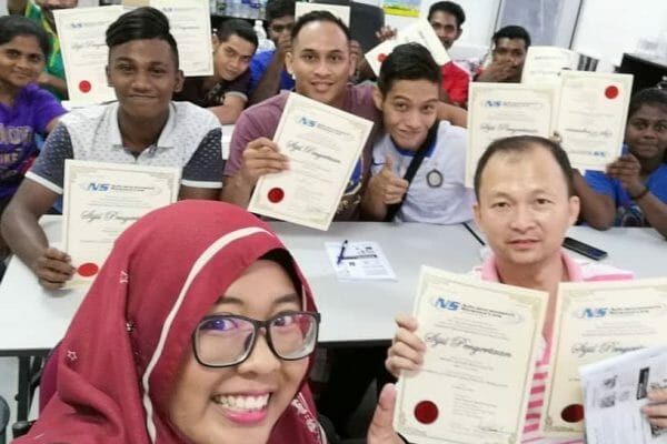 Cikgu Pengendali Makanan Cikgu Pengendali Makanan